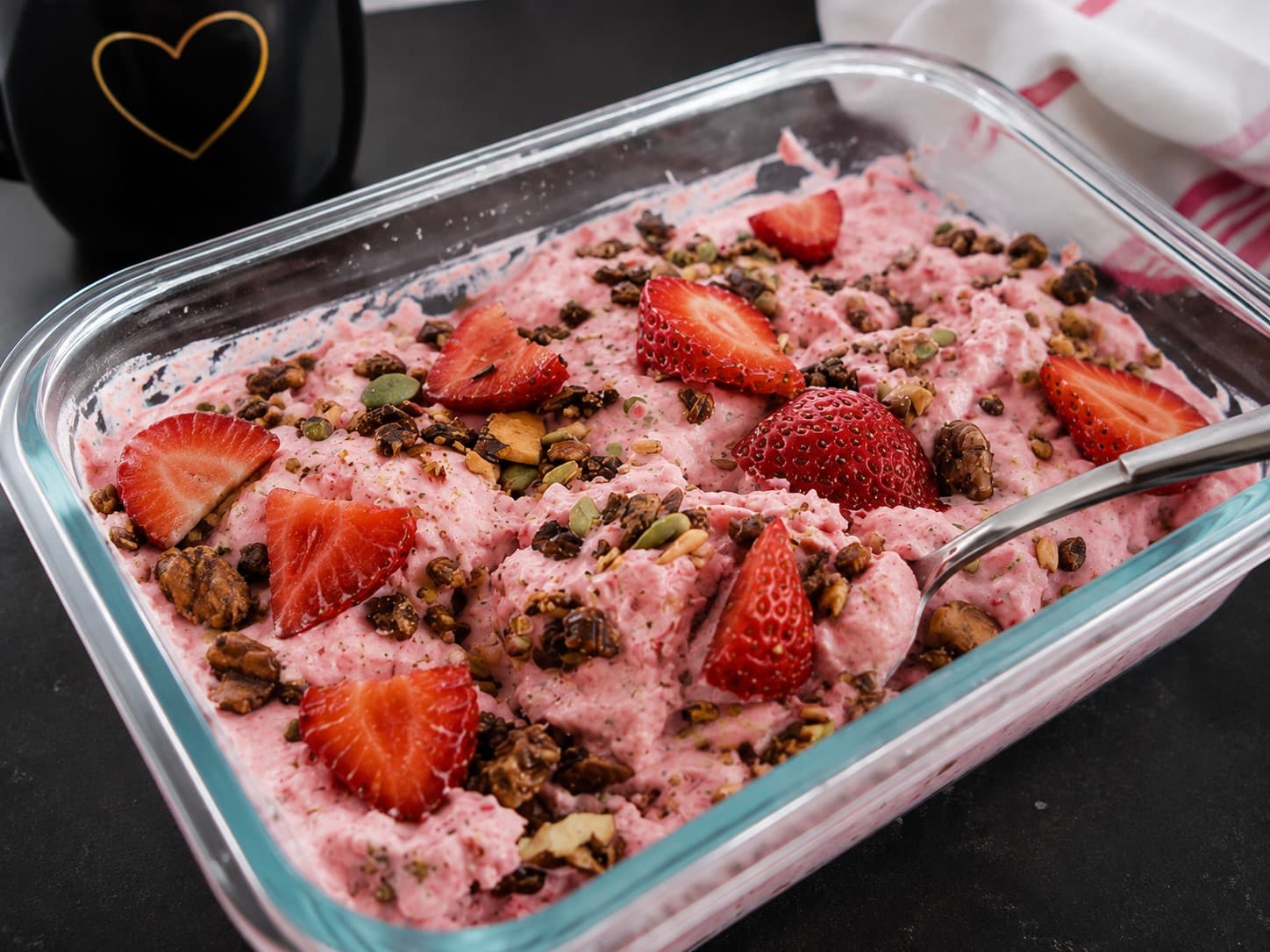 Ice Cream Strawberry Cheesecake con Granola Keto