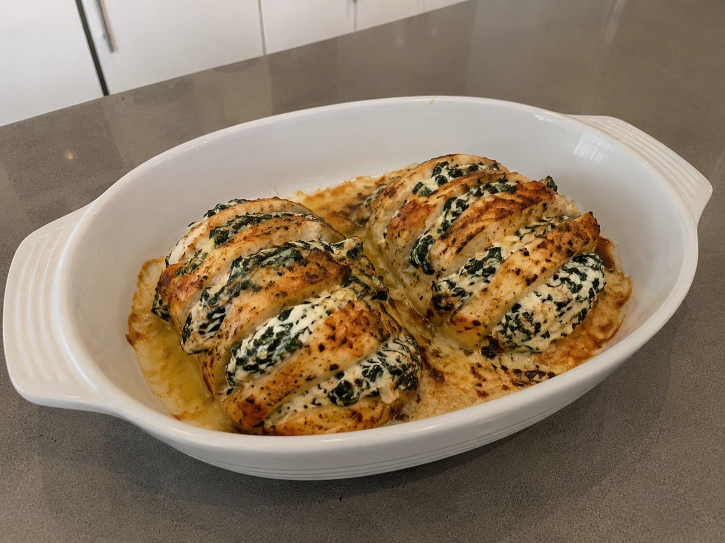 Pollo Hasselback Keto de Espinaca y Ricotta